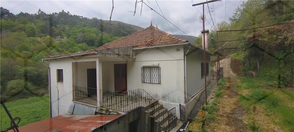 Moradia e ruína com 2.000 m² de terreno em zona tranquila — Melgaço, Fiães - foto 5