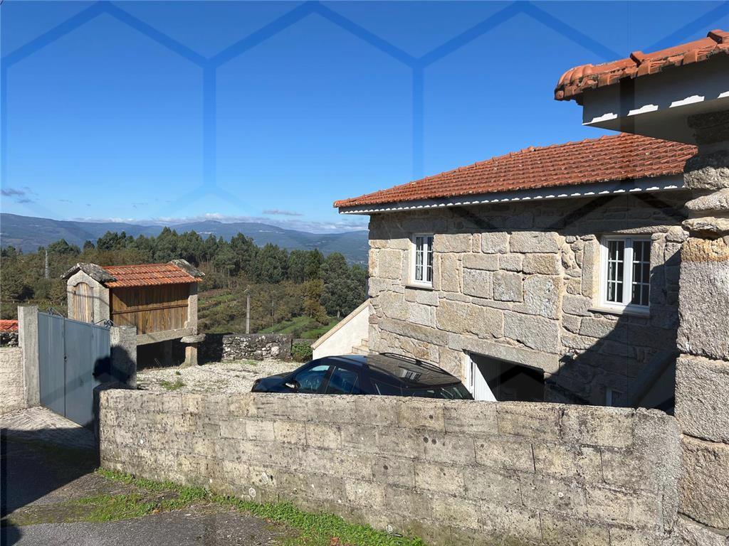 Moradia V3 recuperada, pronta a habitar, com terreno — Melgaço, Paderne - foto 9