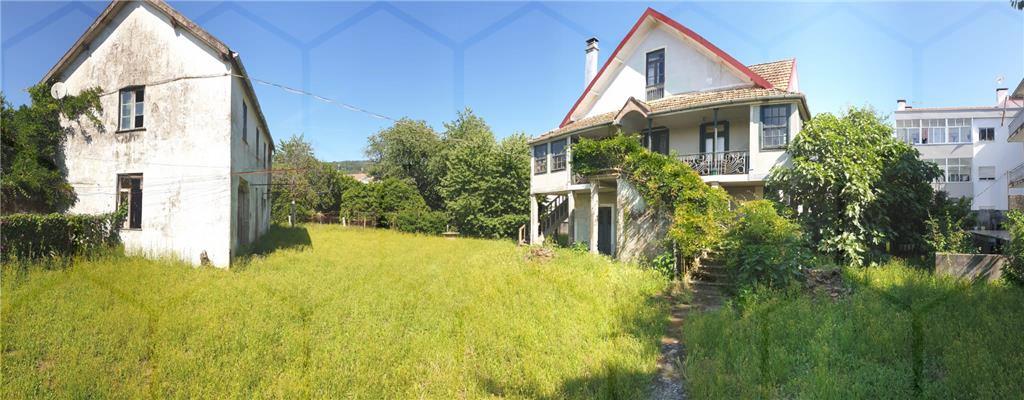 Quinta secular com potencial de loteamento no centro de Melgaço — Melgaço, Vila e Roussas - foto 2