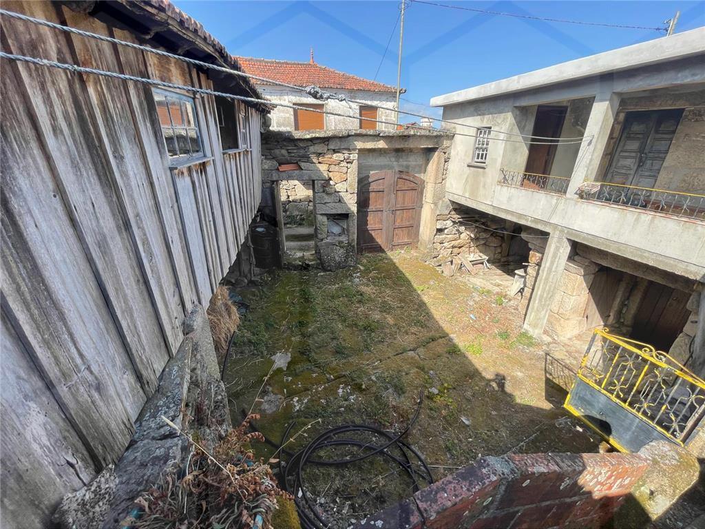 Moradias em Pedra e terreno de cultivo em Riba de Mouro, Monção — Monção, Riba de Mouro - foto 4
