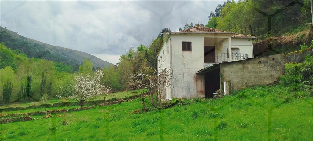 Moradia e ruína com 2.000 m² de terreno em zona tranquila — Melgaço, Fiães - foto 3
