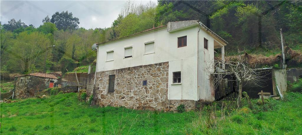 Moradia e ruína com 2.000 m² de terreno em zona tranquila — Melgaço, Fiães - foto 4