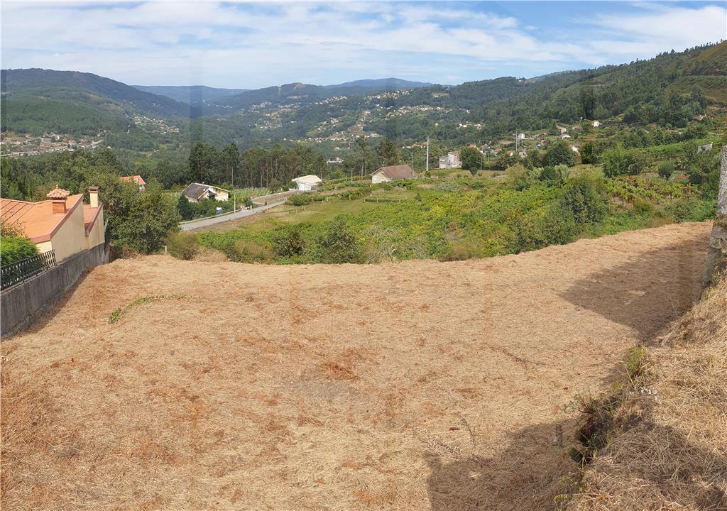 Terreno com aptidão construtiva em Chaviães — Melgaço, Chaviães - foto 2